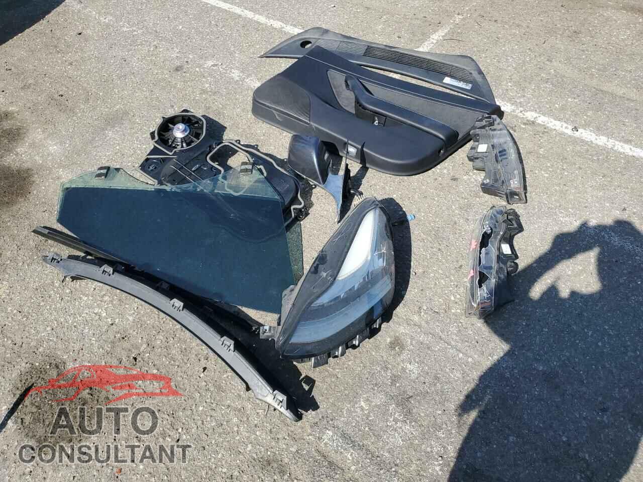TESLA MODEL 3 2018 - 5YJ3E1EA4JF042664