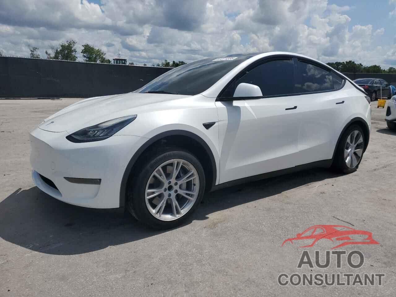 TESLA MODEL Y 2021 - 5YJYGDED3MF123400