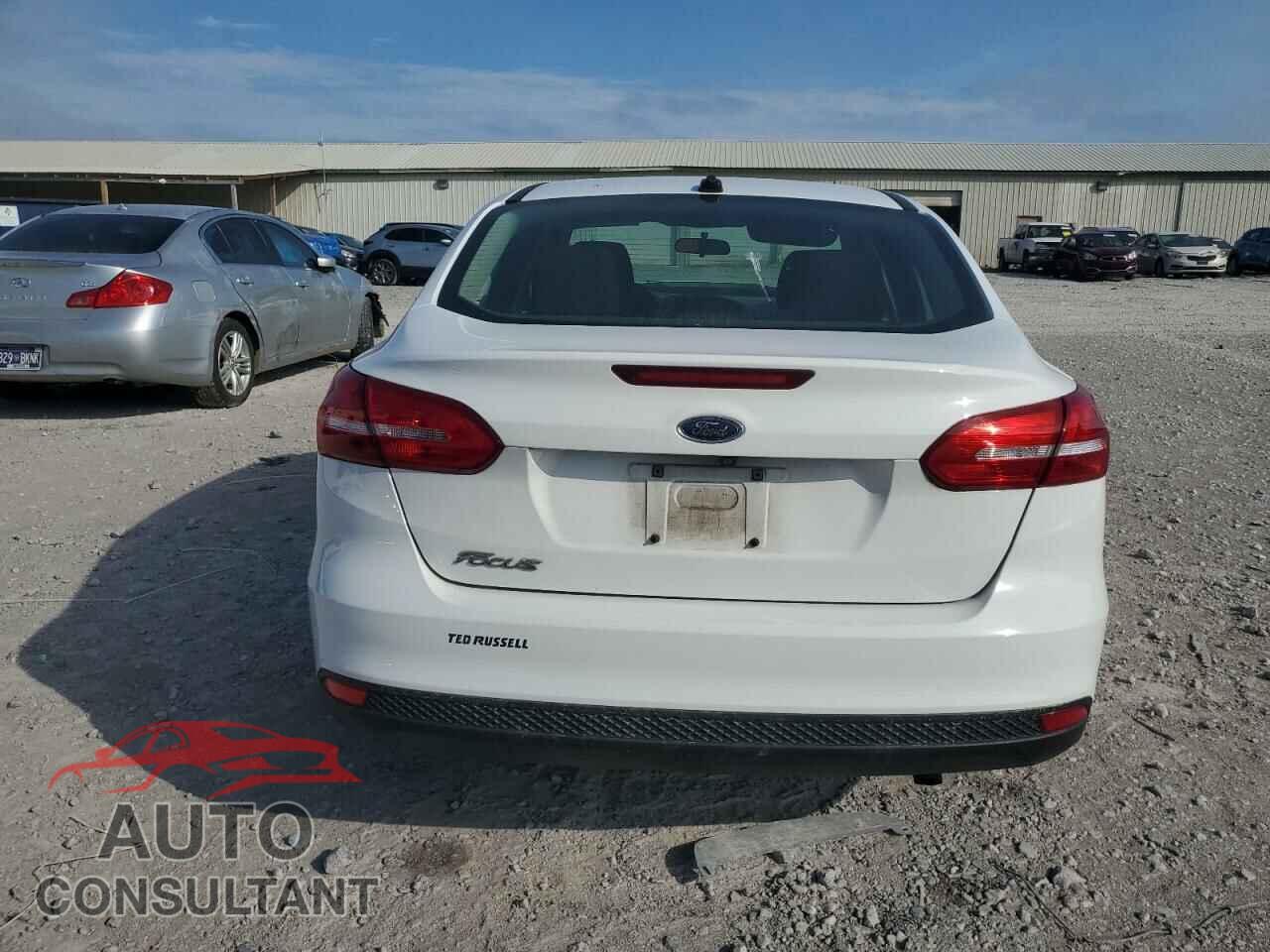 FORD FOCUS 2017 - 1FADP3E26HL322263