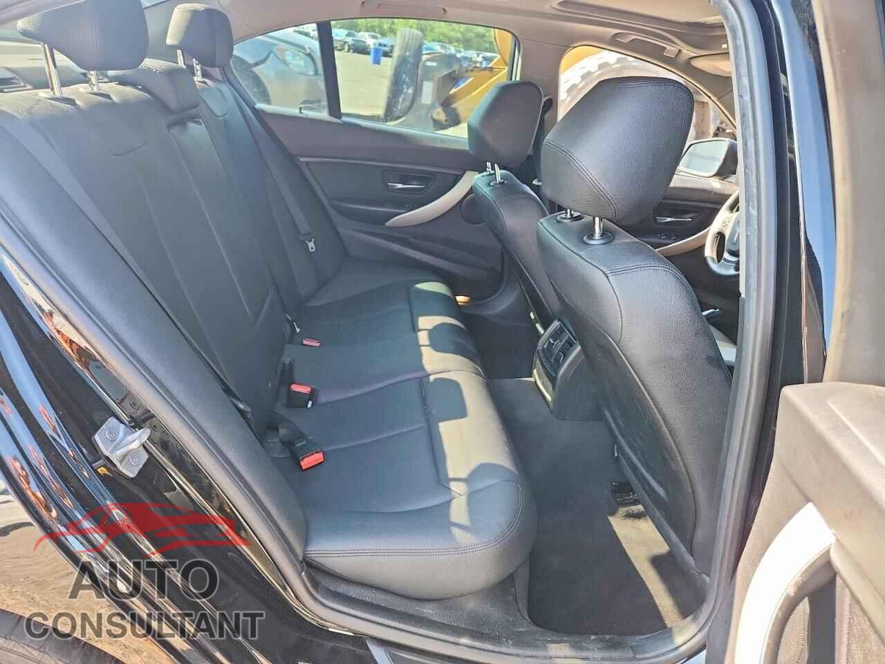 BMW 3 SERIES 2016 - WBA8E5G53GNU21420