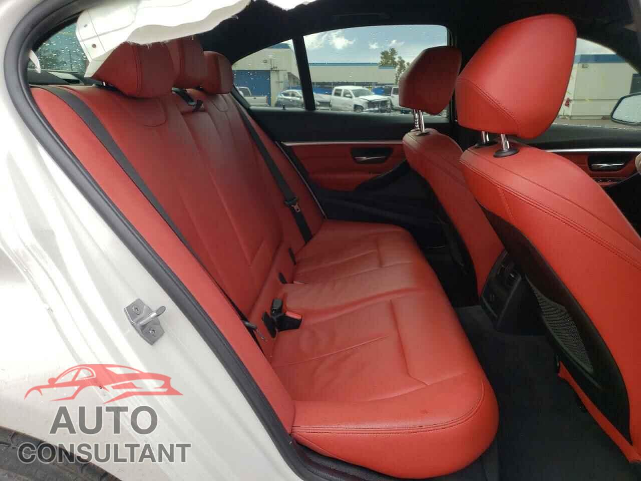 BMW 3 SERIES 2018 - WBA8E1C59JA178287