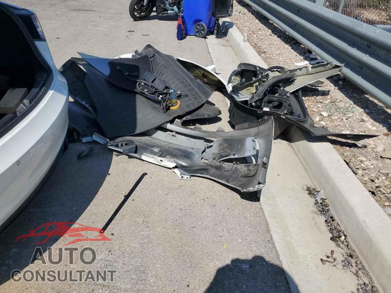 TESLA MODEL 3 2018 - 5YJ3E1EA1JF040077