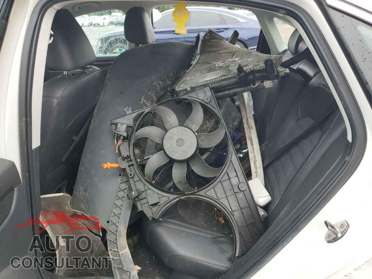VOLKSWAGEN PASSAT 2012 - 1VWCP7A38CC091237
