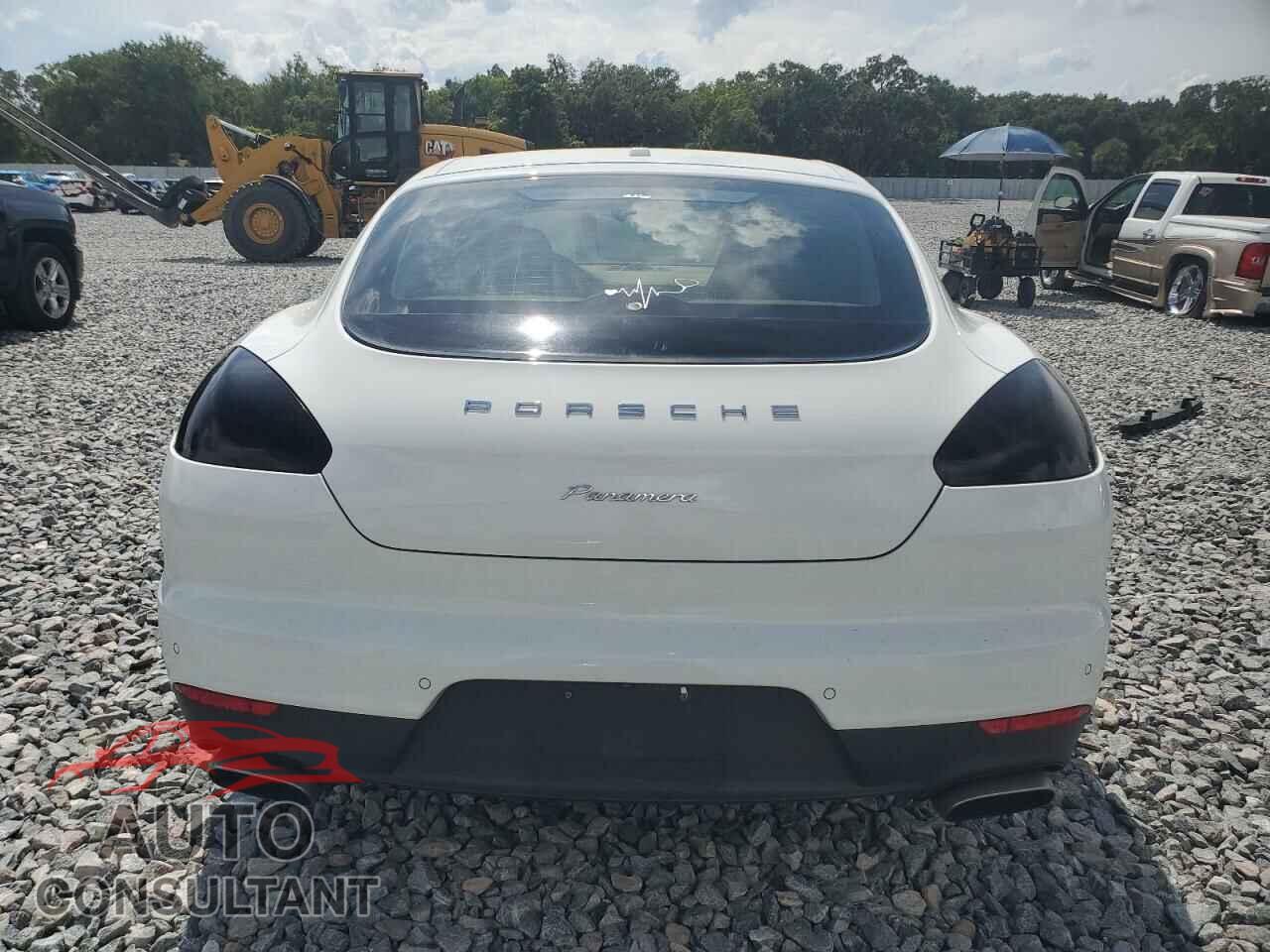 PORSCHE PANAMERA 2015 - WP0AA2A72FL007340