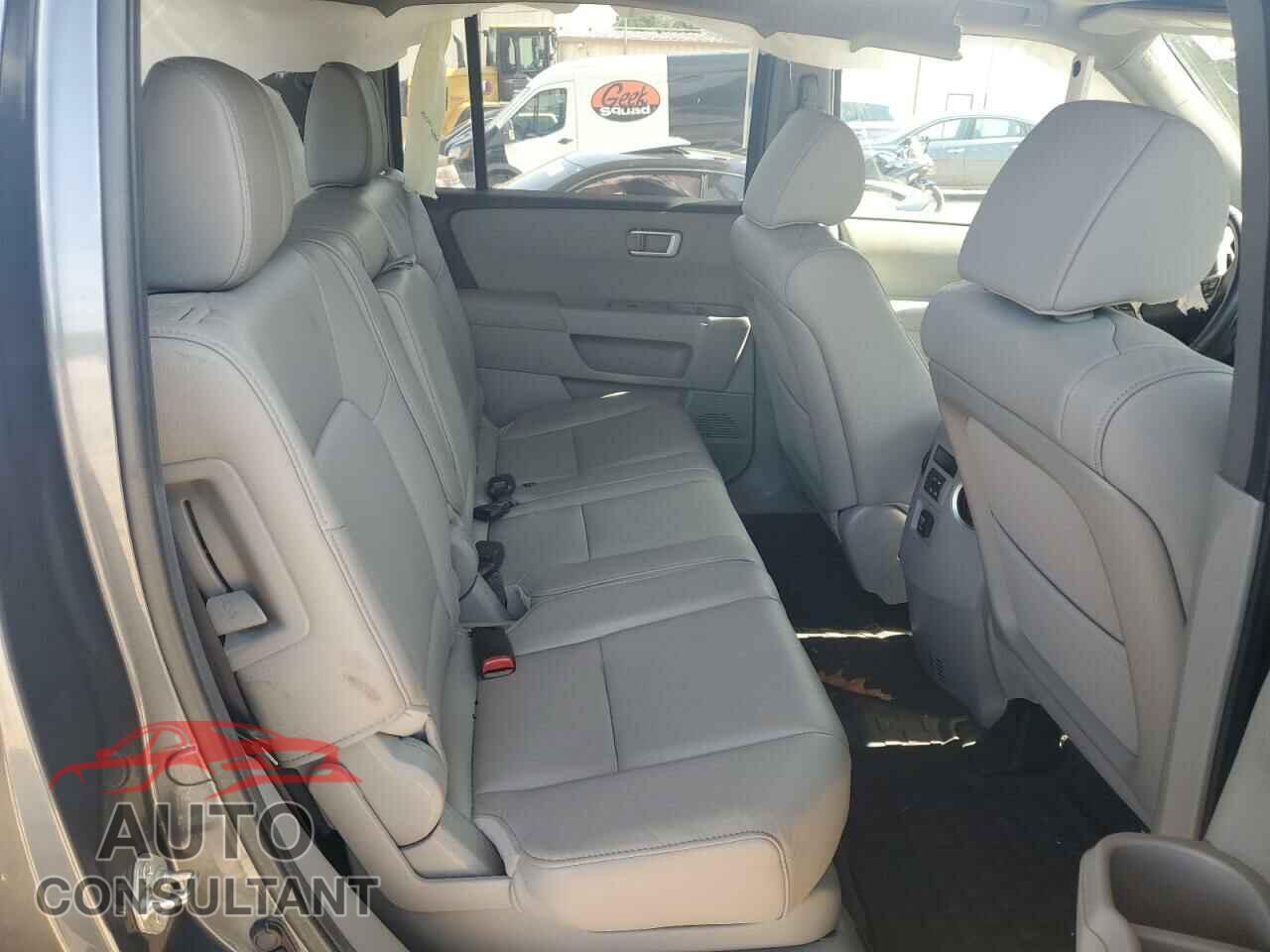 HONDA PILOT 2013 - 5FNYF3H77DB009046