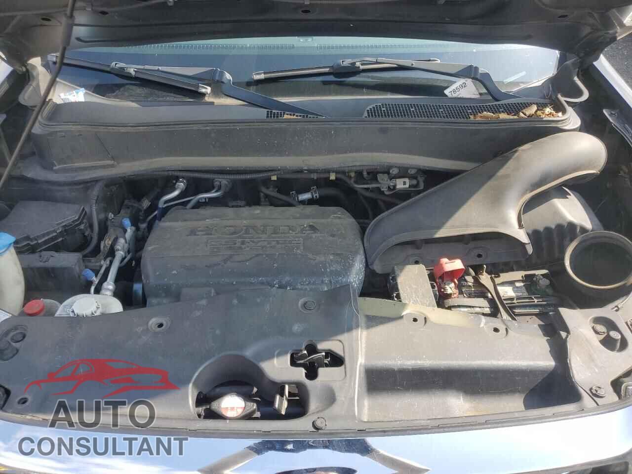 HONDA PILOT 2015 - 5FNYF4H96FB031212