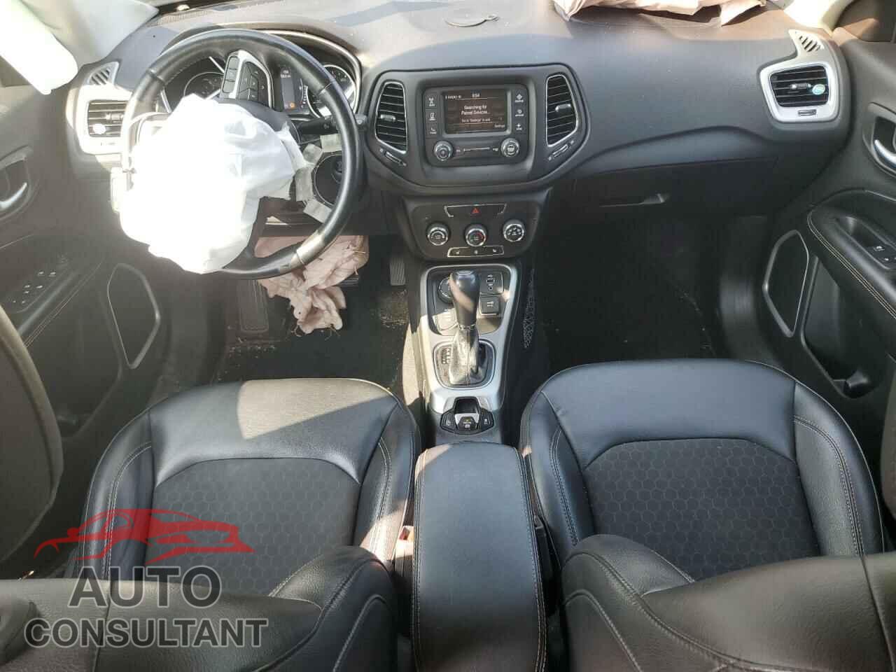 JEEP COMPASS 2018 - 3C4NJDBB1JT412621
