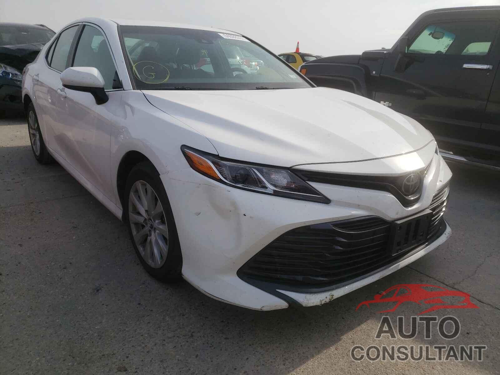 TOYOTA CAMRY 2018 - 4T1B11HK2JU074625