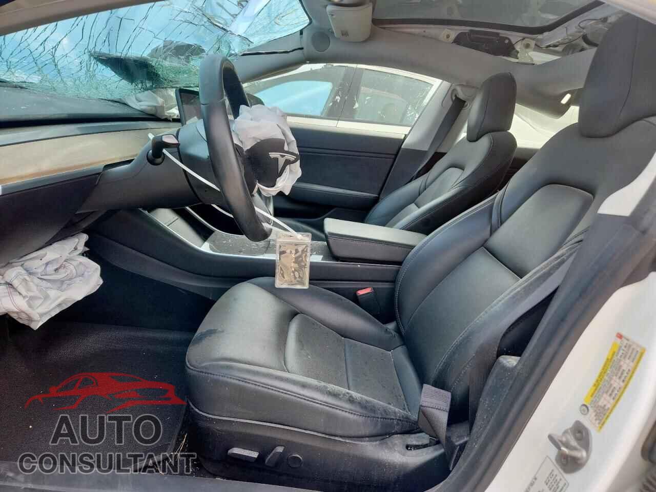 TESLA MODEL 3 2019 - 5YJ3E1EB3KF211440