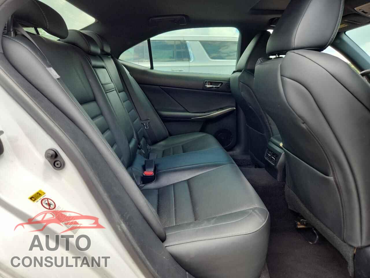 LEXUS IS 2014 - JTHBE1D25E5000368