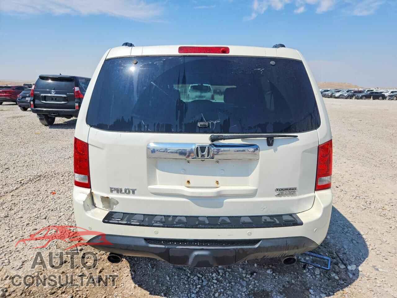 HONDA PILOT 2015 - 5FNYF4H95FB010254