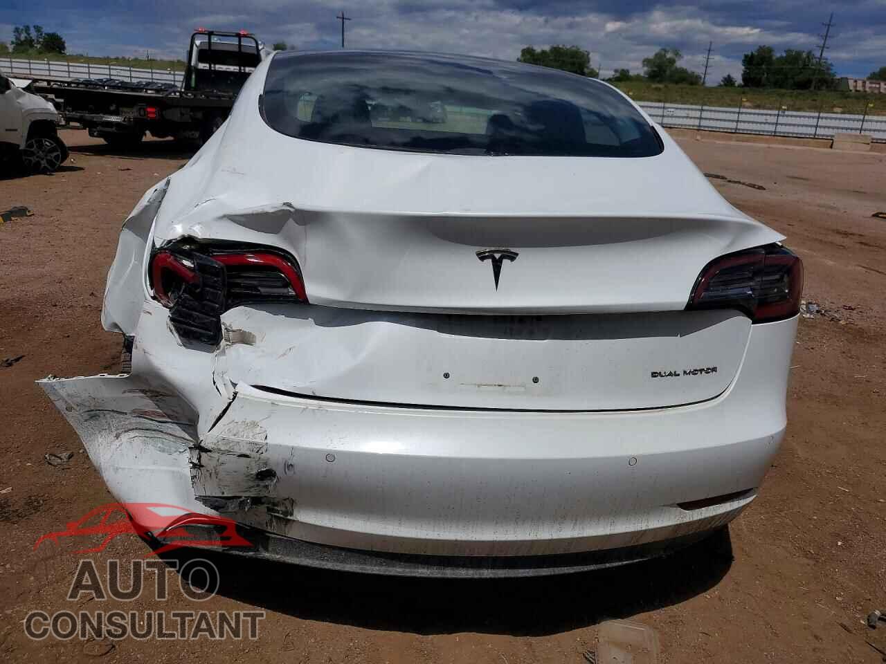 TESLA MODEL 3 2018 - 5YJ3E1EB7JF108567