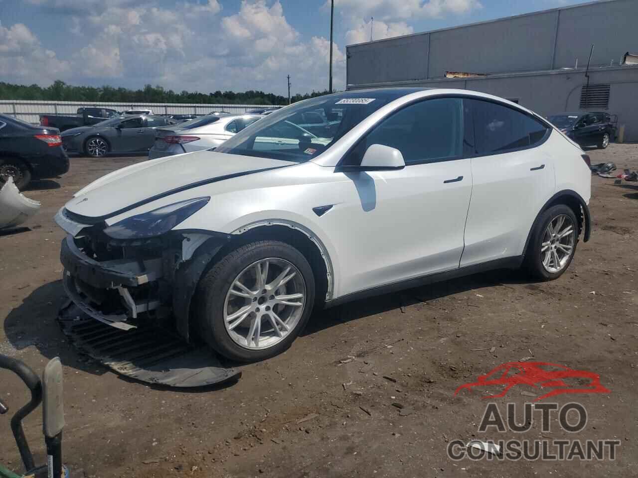 TESLA MODEL Y 2023 - 7SAYGAEEXPF629403