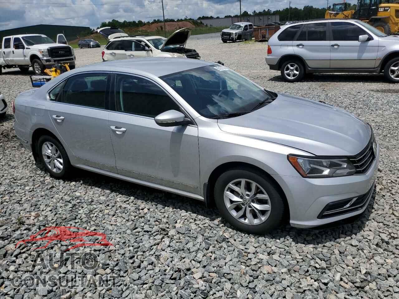 VOLKSWAGEN PASSAT 2017 - 1VWAT7A31HC052449