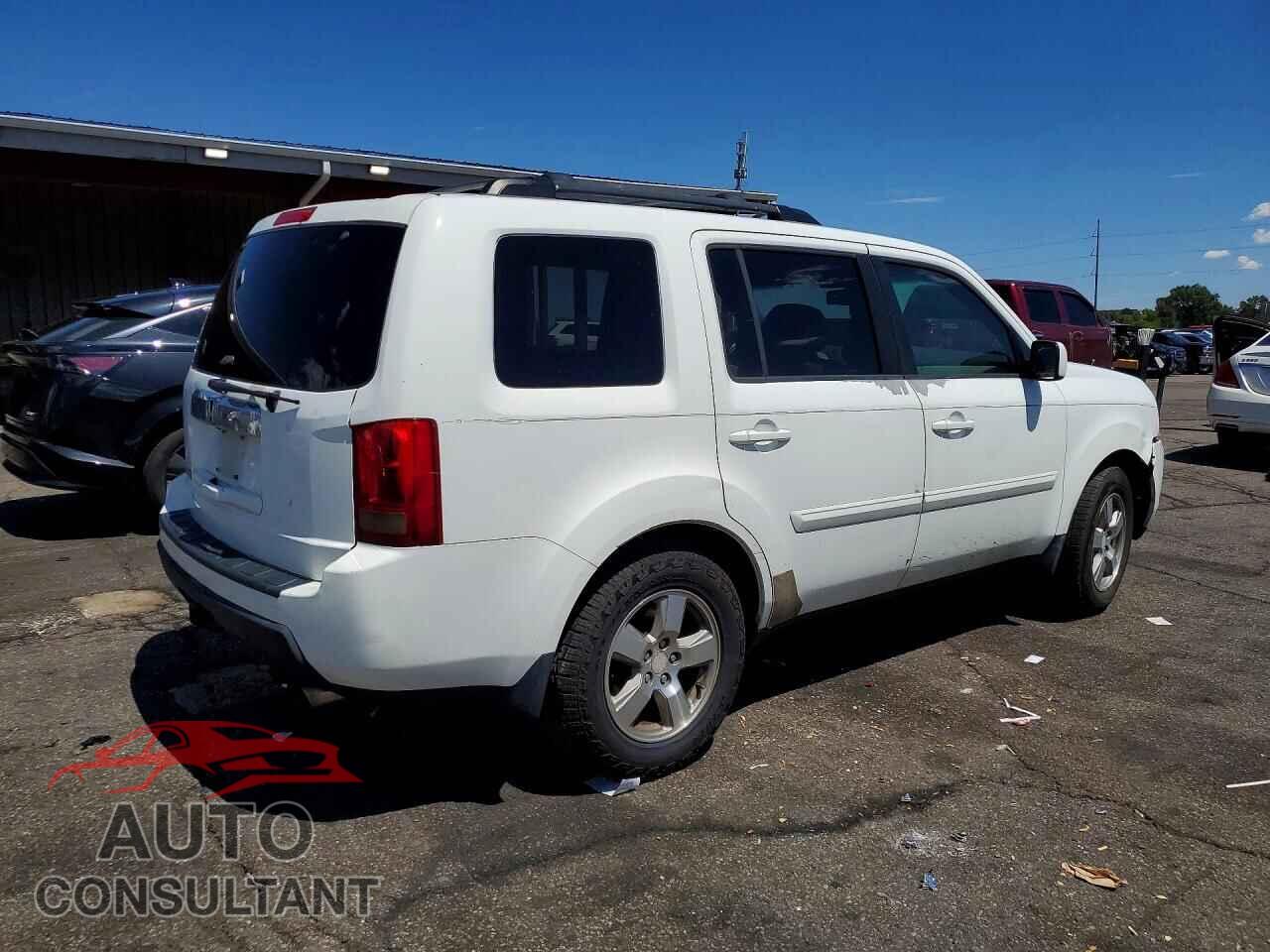 HONDA PILOT 2011 - 5FNYF3H5XBB028461