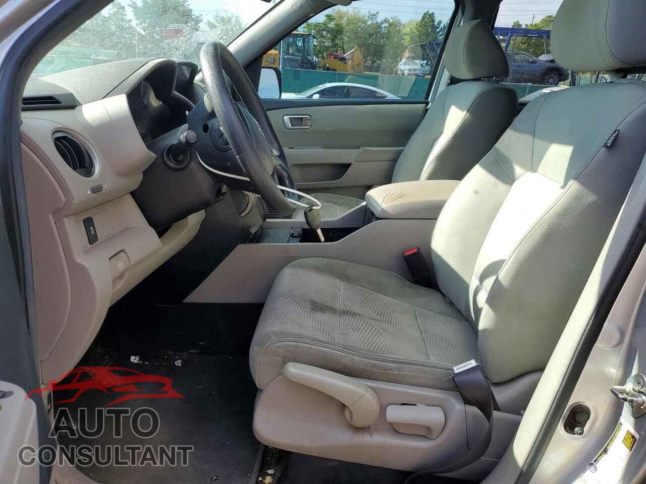 HONDA PILOT 2013 - 5FNYF4H23DB008132