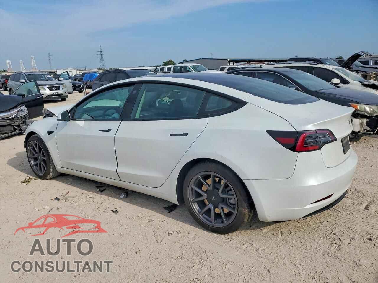 TESLA MODEL 3 2023 - 5YJ3E1EA5PF424503