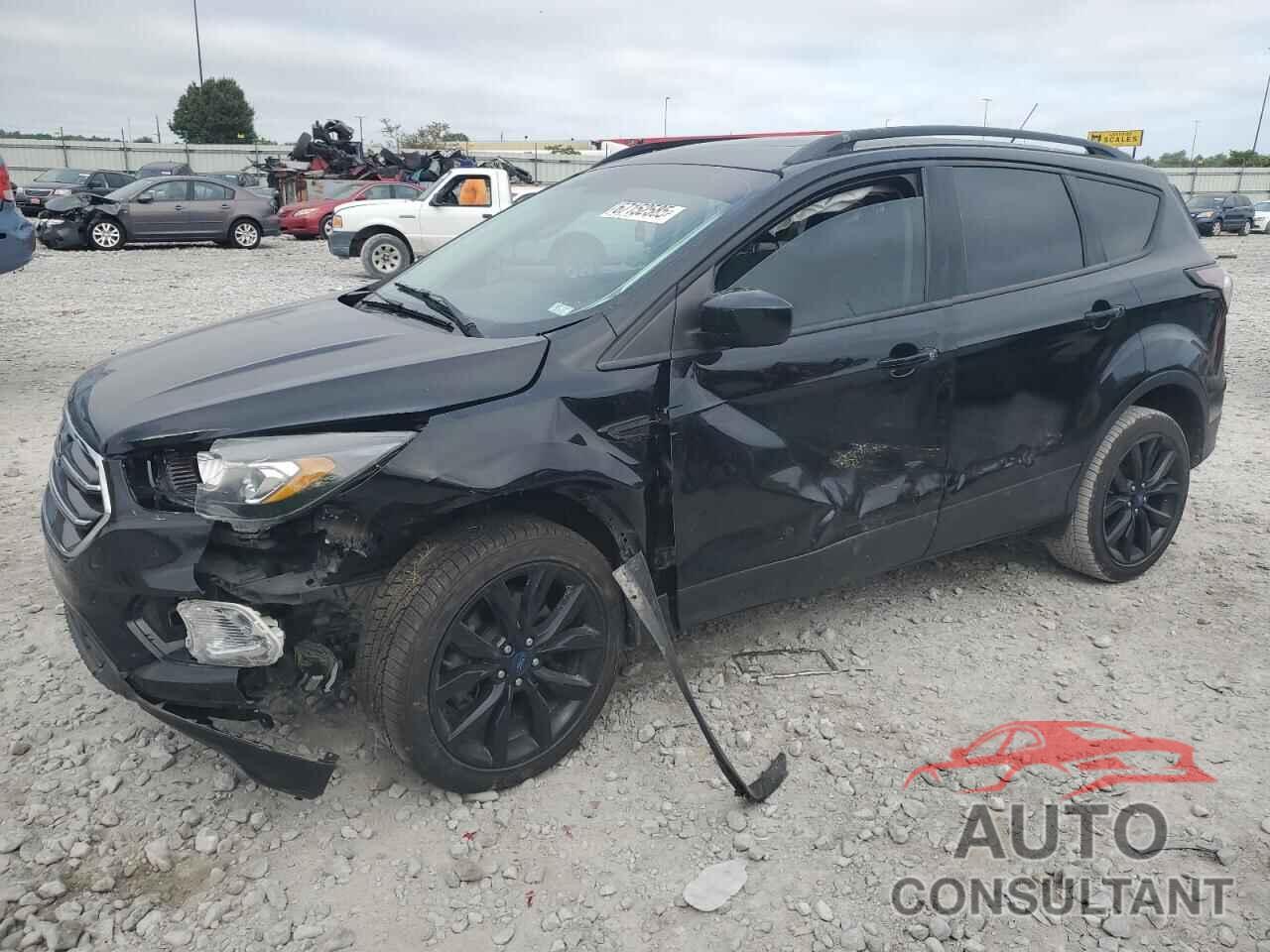 FORD ESCAPE 2017 - 1FMCU9G91HUF07533