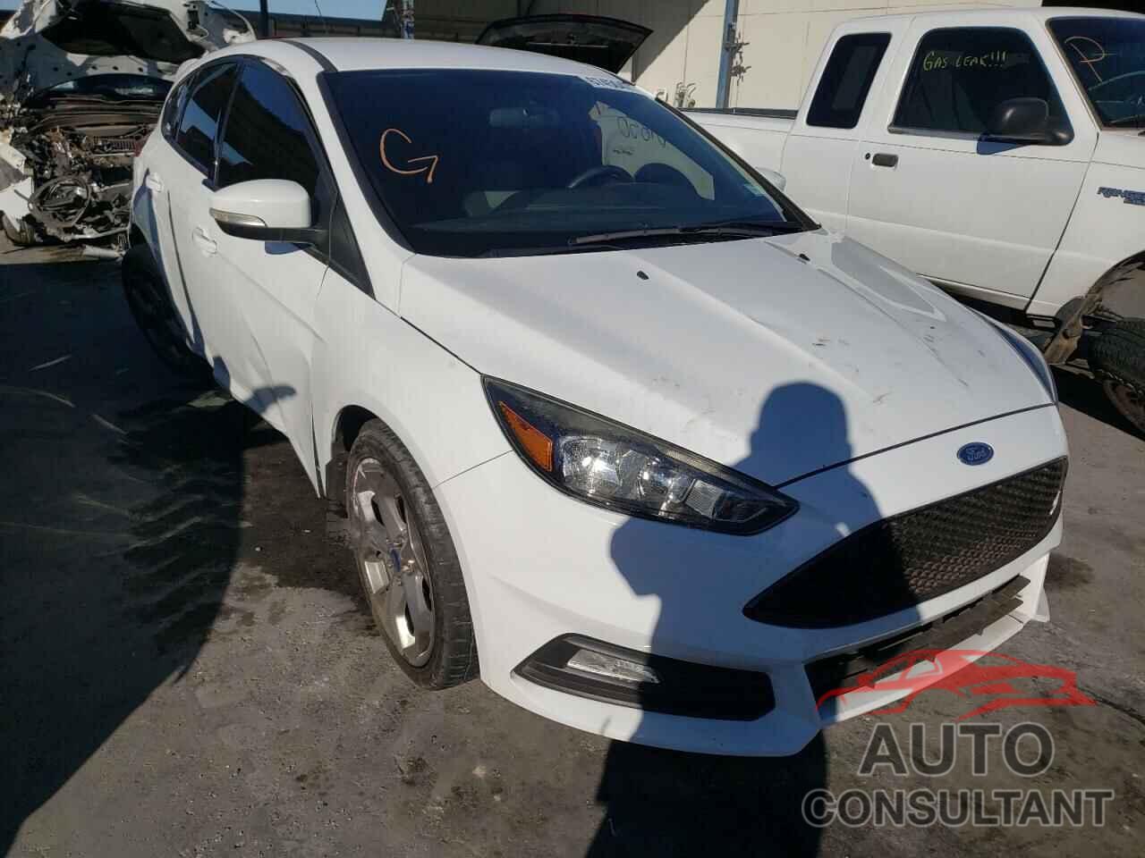 FORD FOCUS 2017 - 1FADP3L92HL244547