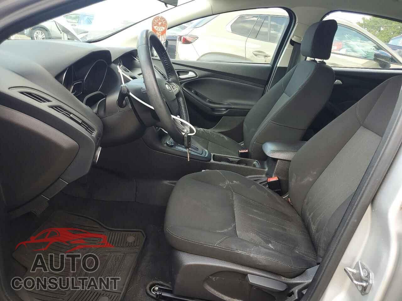 FORD FOCUS 2015 - 1FADP3F23FL280498