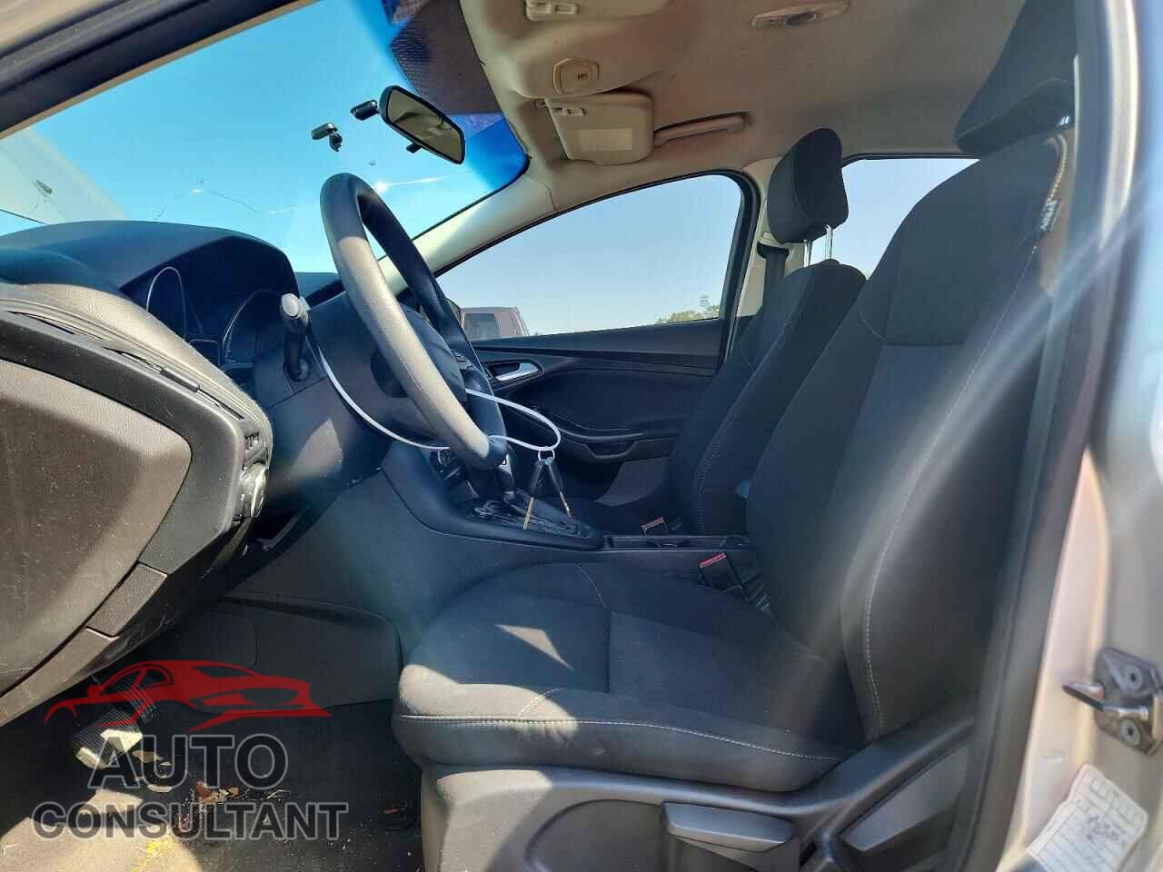 FORD FOCUS 2017 - 1FADP3K24HL249785