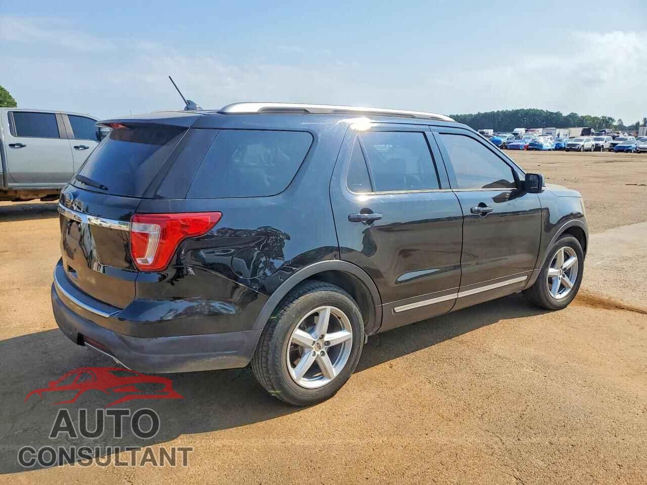 FORD EXPLORER 2018 - 1FM5K7D8XJGA41930