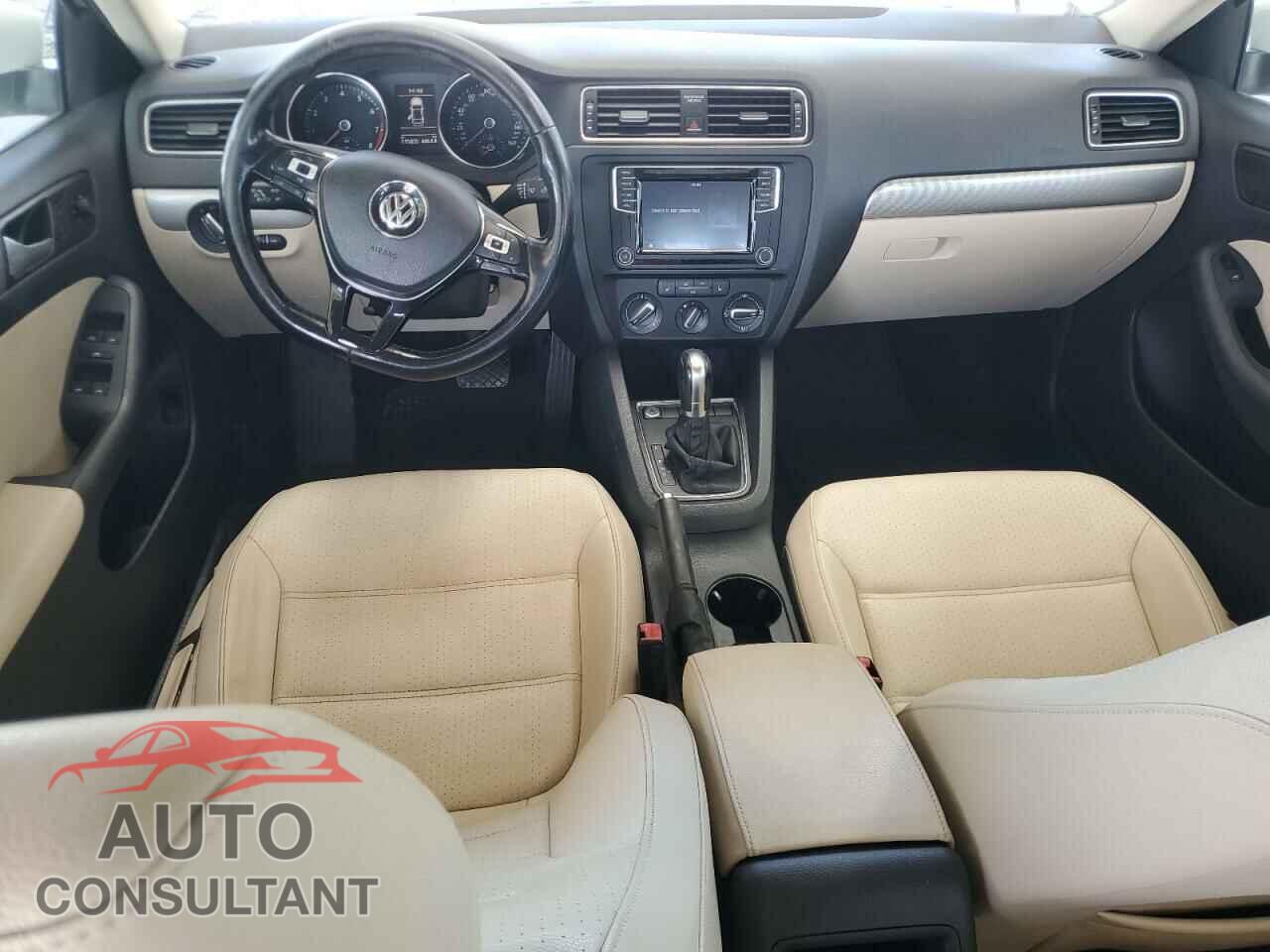 VOLKSWAGEN JETTA 2017 - 3VWDB7AJ4HM395690