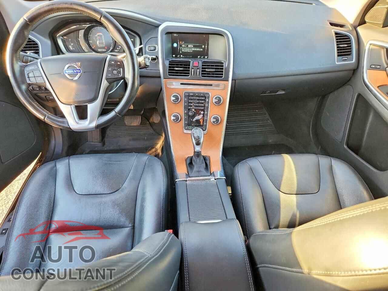 VOLVO XC60 2017 - YV440MDUXH2042548