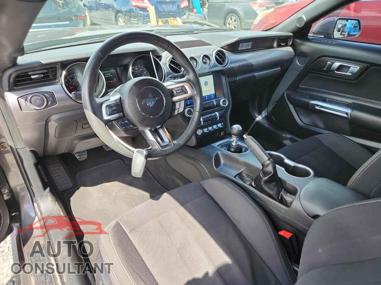 FORD MUSTANG 2020 - 1FA6P8TD5L5117816