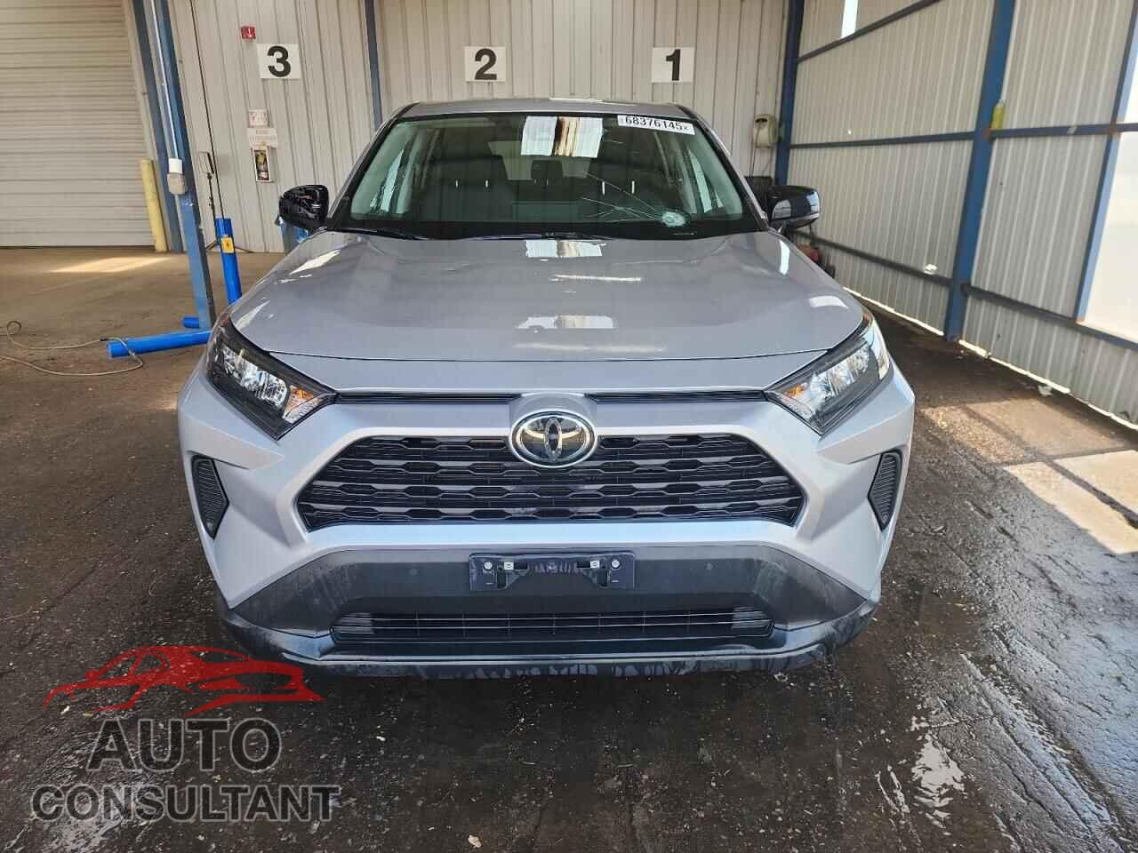 TOYOTA RAV4 2022 - 2T3F1RFV0NC257890