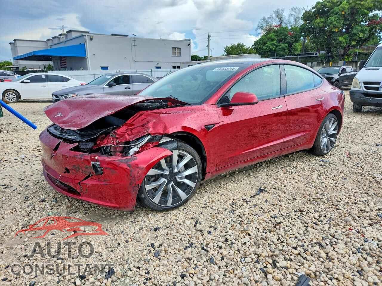 TESLA MODEL 3 2025 - 5YJ3E1EA4SF042892