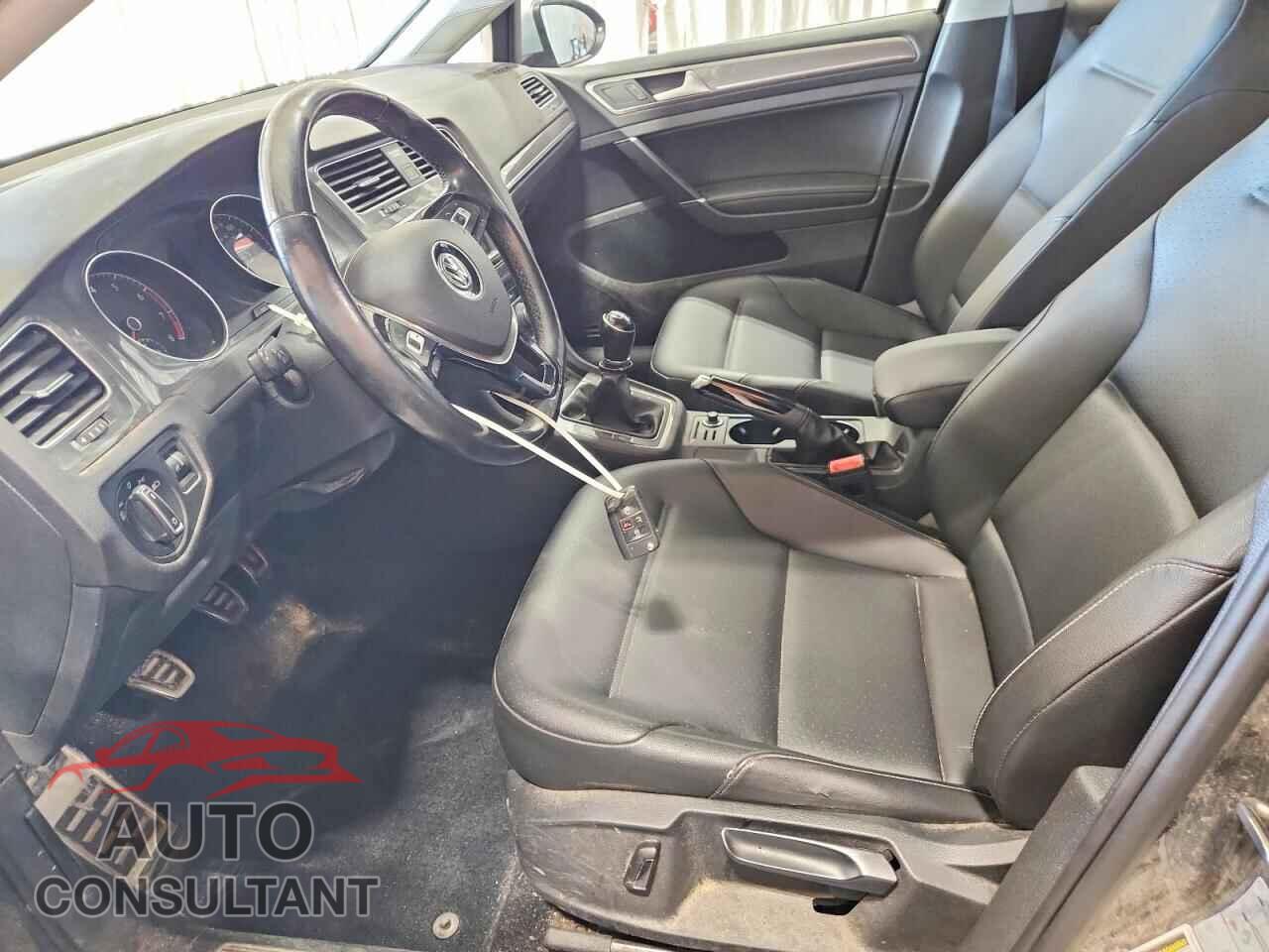 VOLKSWAGEN GOLF 2017 - 3VWM17AU3HM525455