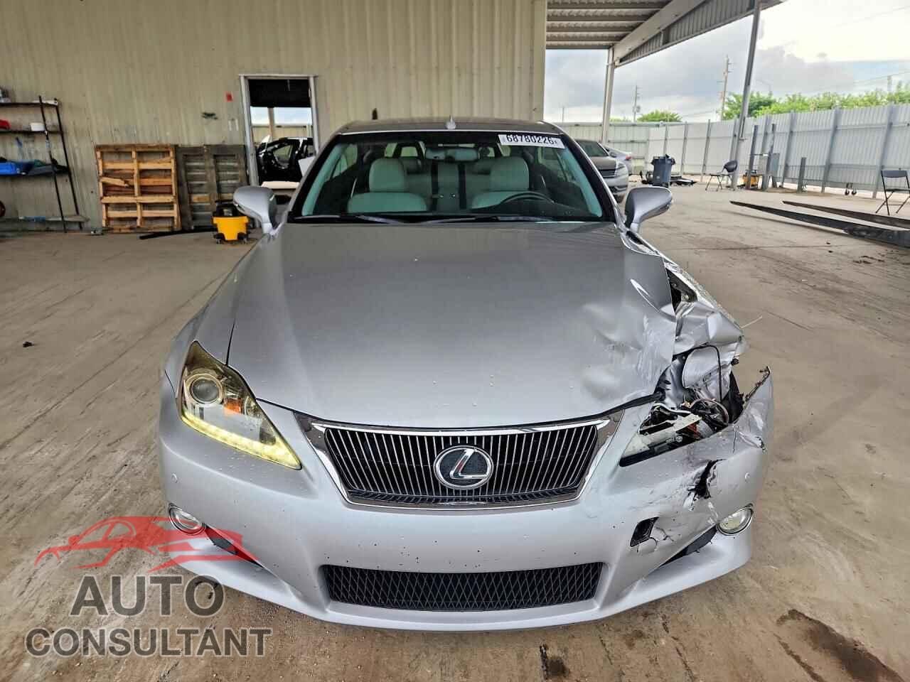 LEXUS IS 2011 - JTHFF2C22B2517646