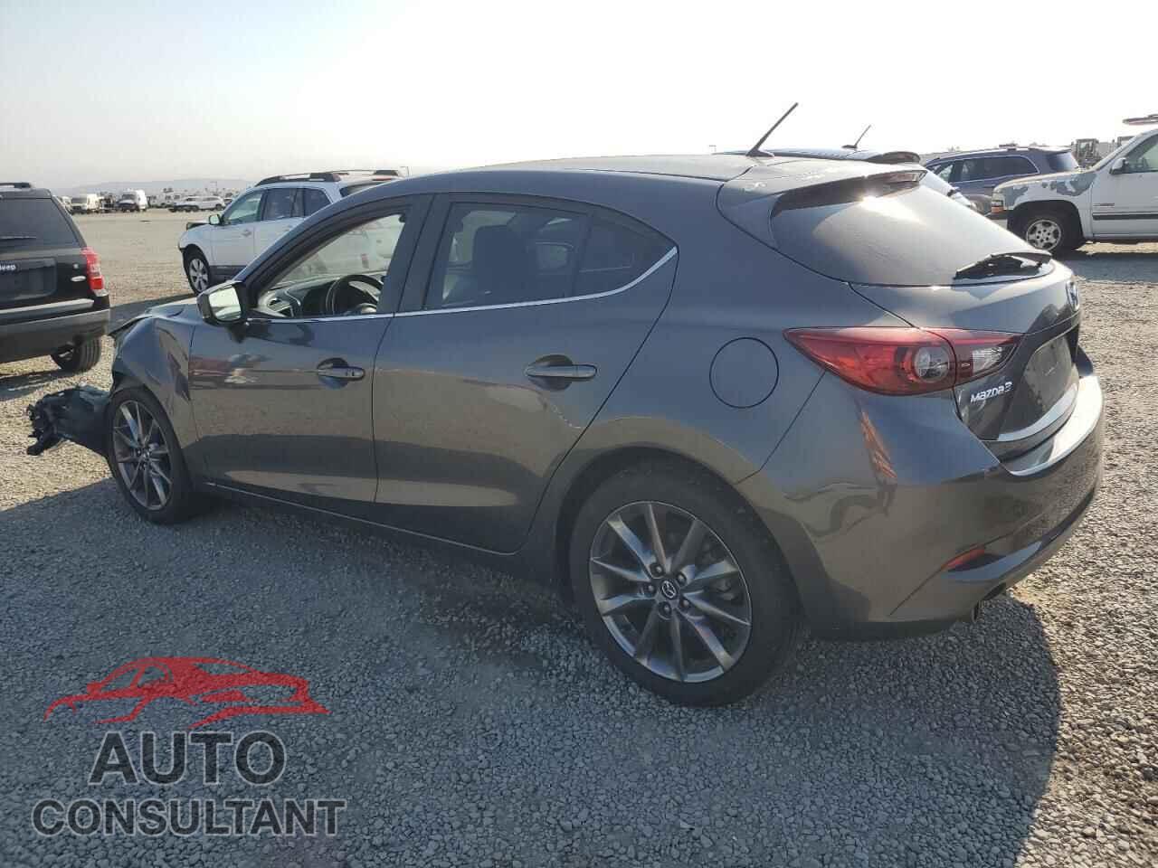 MAZDA 3 2018 - 3MZBN1L34JM273363