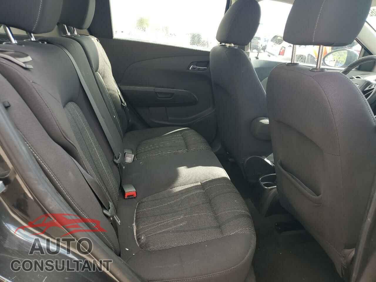 CHEVROLET SONIC 2014 - 1G1JC6SH3E4238564