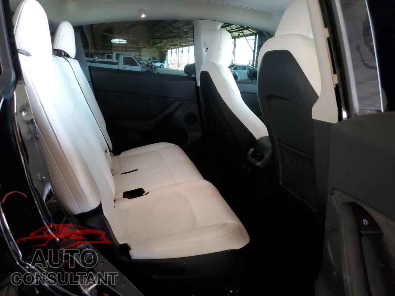 TESLA MODEL Y 2024 - 7SAYGAEE3RF100958
