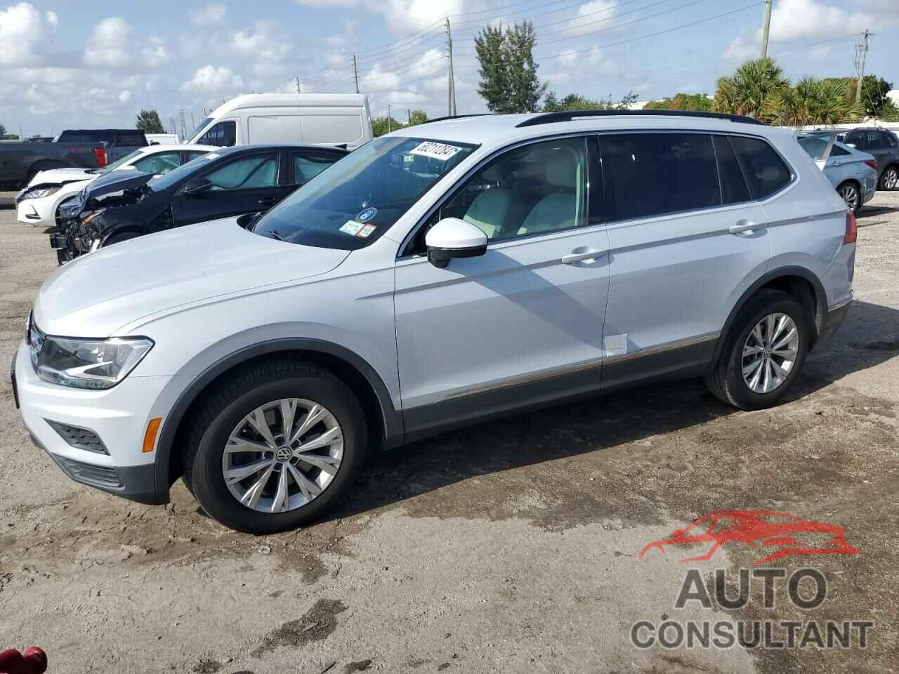 VOLKSWAGEN TIGUAN 2018 - 3VV2B7AX8JM044190