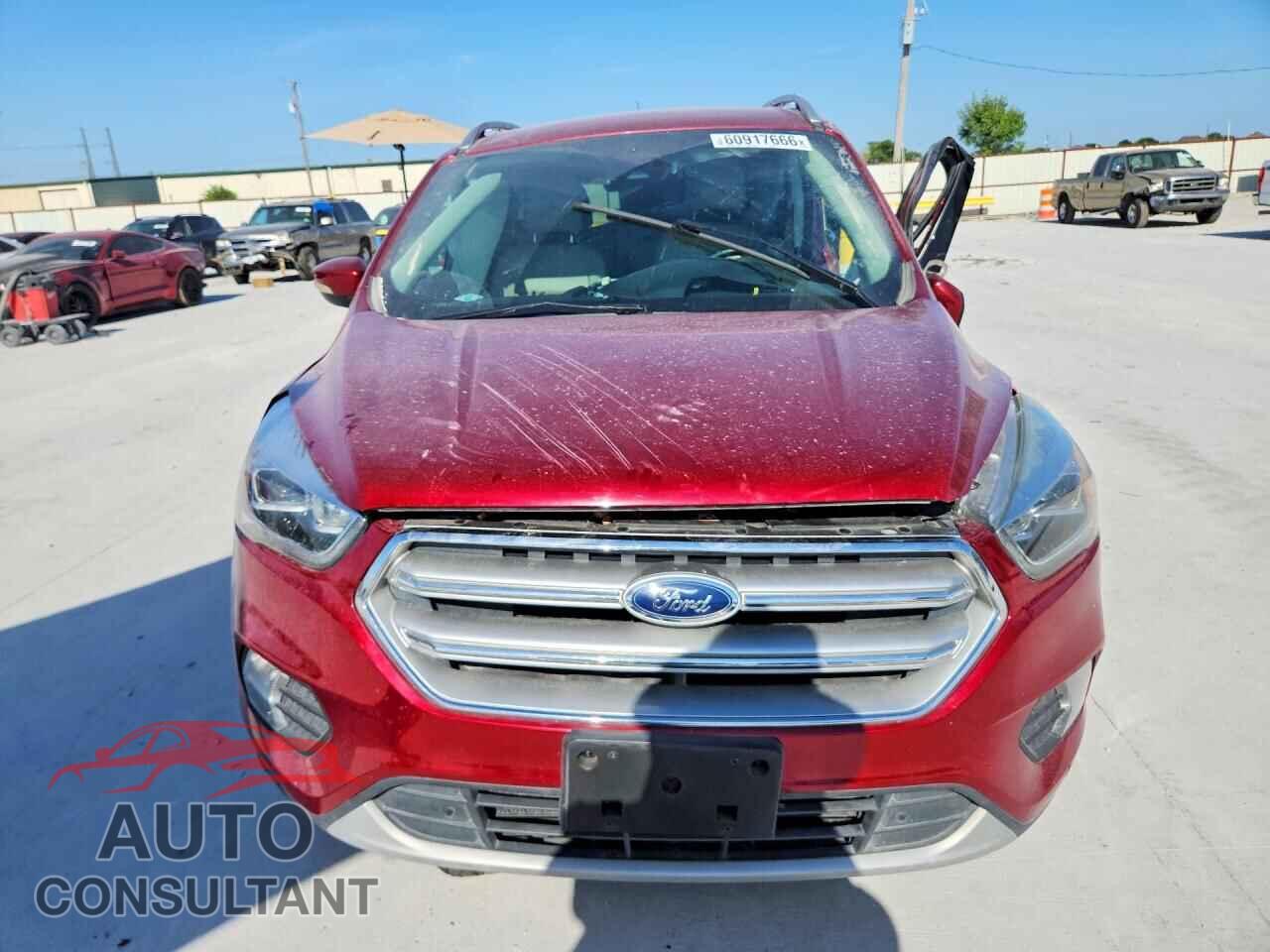 FORD ESCAPE 2017 - 1FMCU0J92HUC94757