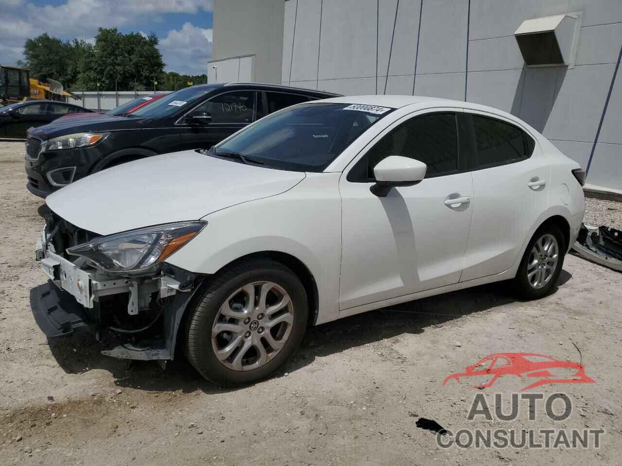 TOYOTA YARIS 2018 - 3MYDLBYV9JY309995