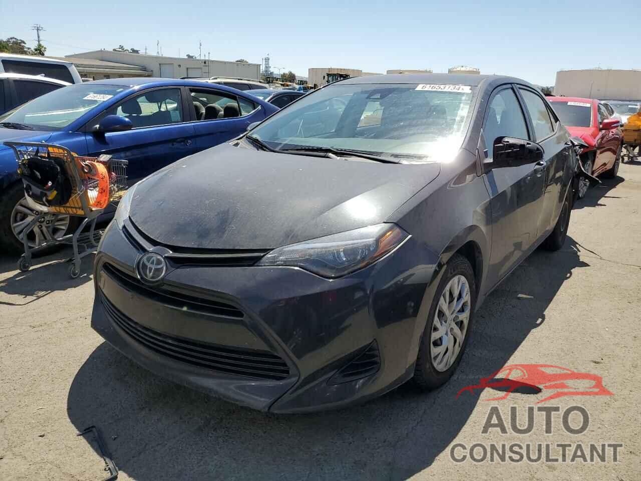 TOYOTA COROLLA 2018 - 5YFBURHE9JP819596