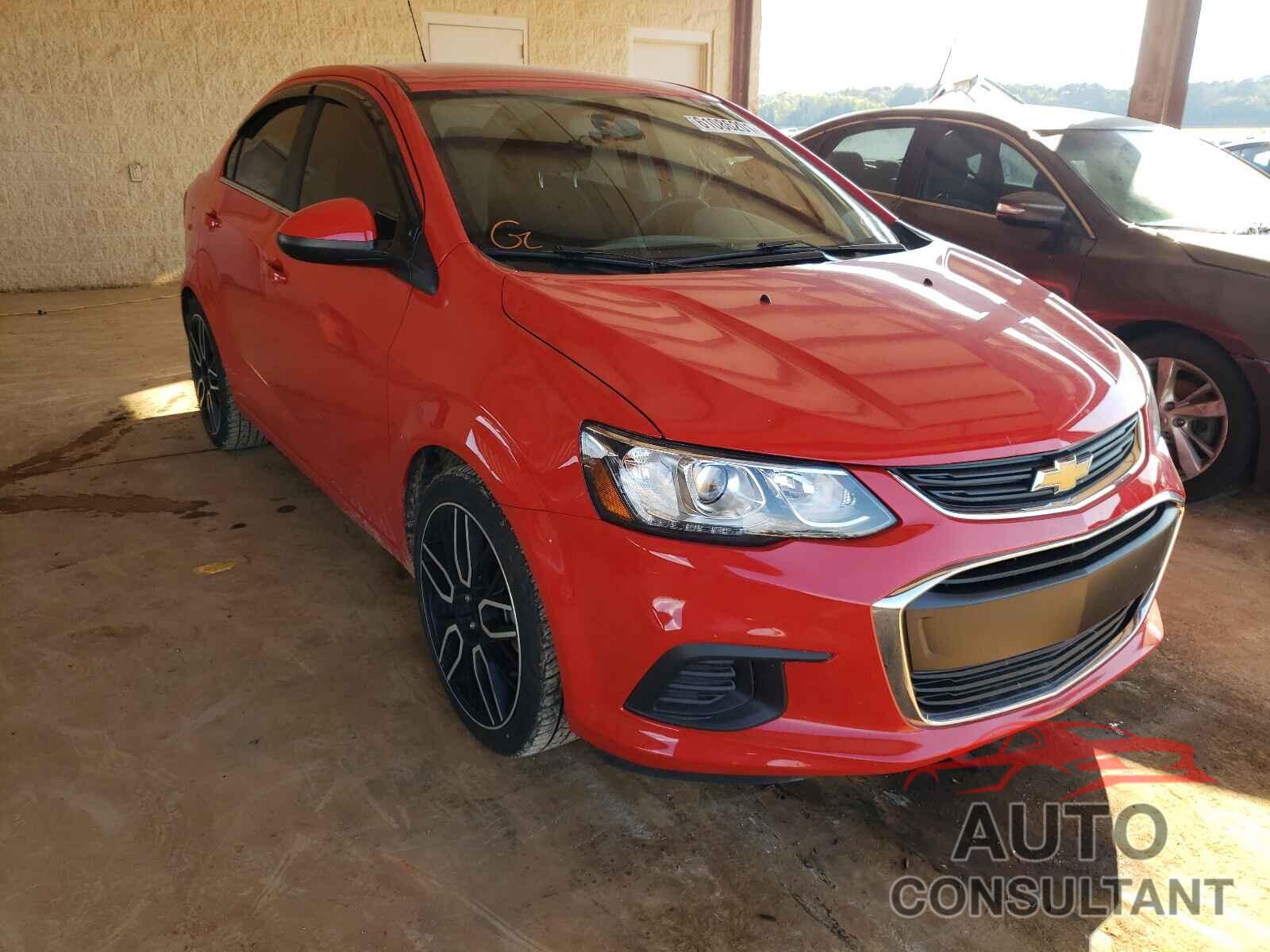 CHEVROLET SONIC 2018 - 1G1JD5SH2J4127571
