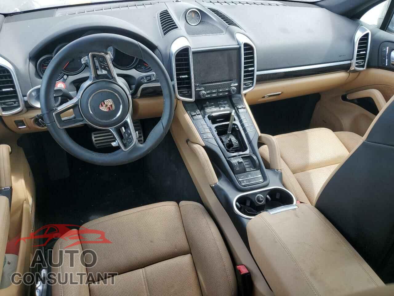 PORSCHE CAYENNE 2018 - WP1AB2A22JLA61195