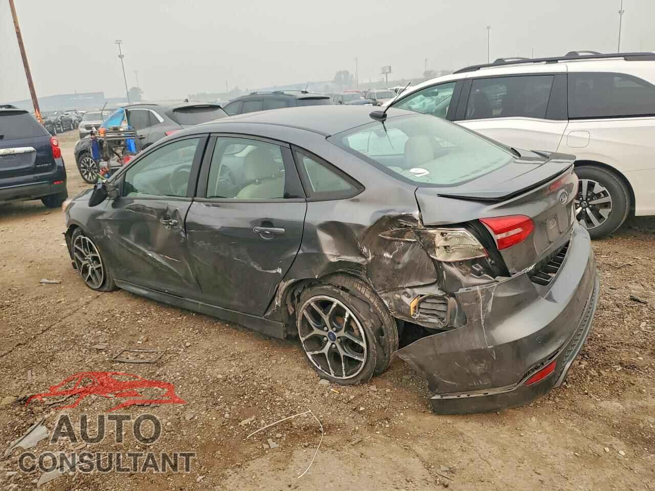 FORD FOCUS 2015 - 1FADP3F20FL268647