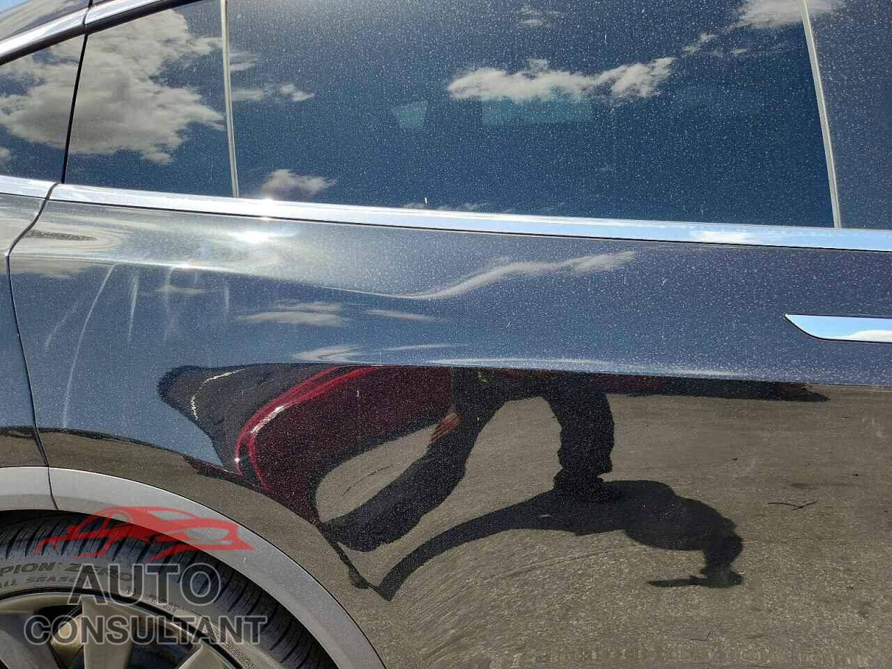 TESLA MODEL X 2018 - 5YJXCBE23JF120499