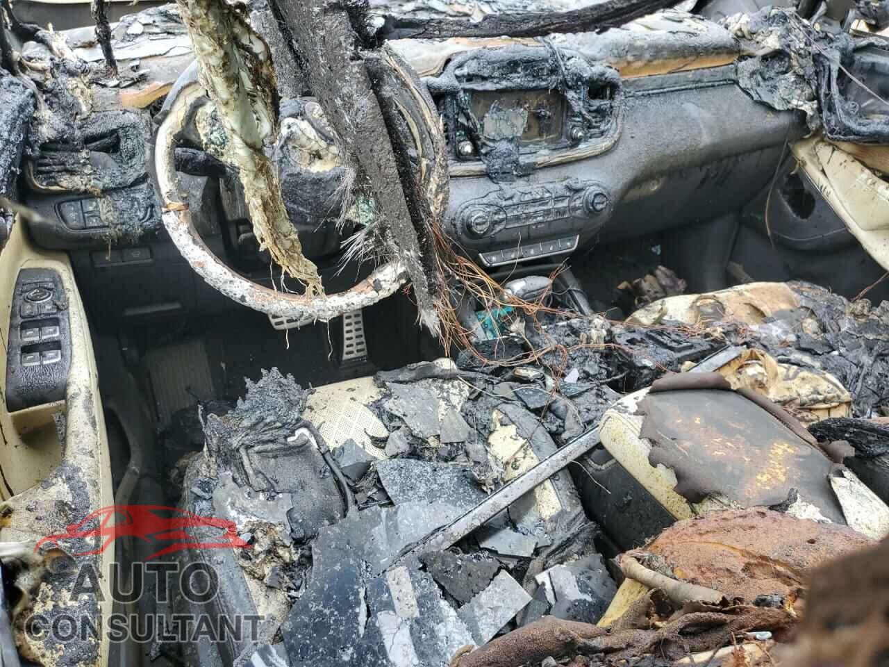 KIA SORENTO 2017 - 5XYPKDA52HG204900