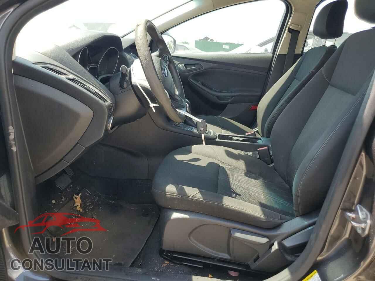 FORD FOCUS 2015 - 1FADP3E20FL248464