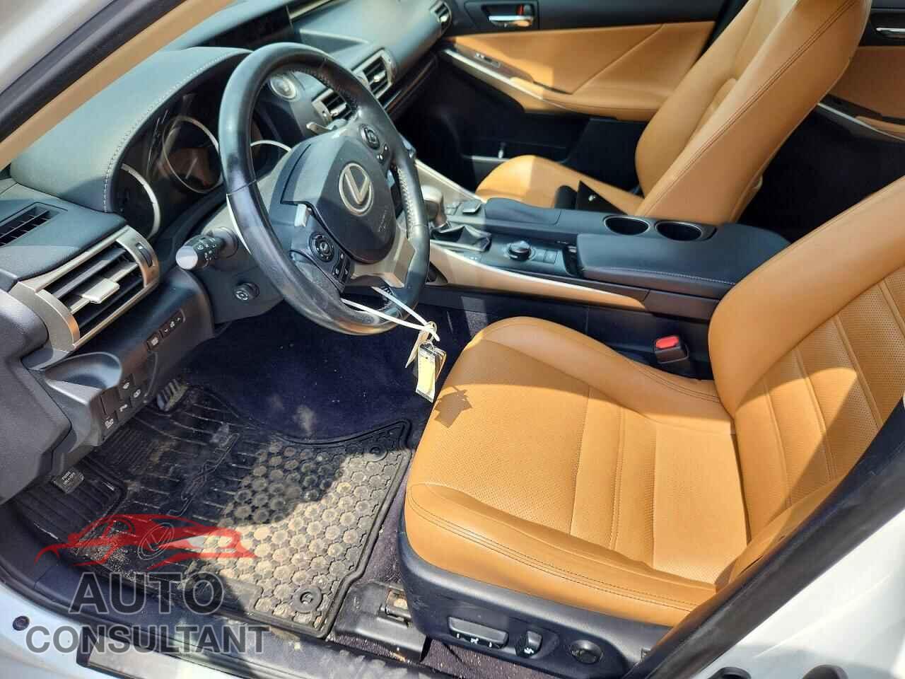 LEXUS IS 2014 - JTHCE1D2XE5000340