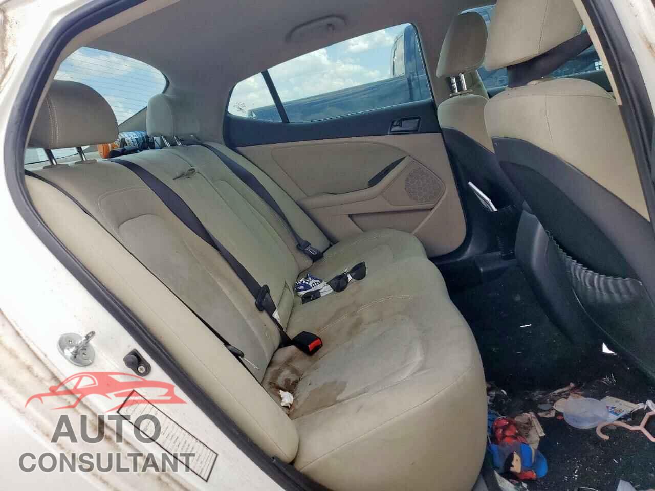 KIA OPTIMA 2011 - KNAGM4A77B5060446