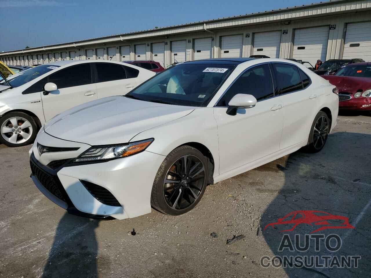 TOYOTA CAMRY 2018 - 4T1B61HKXJU007949