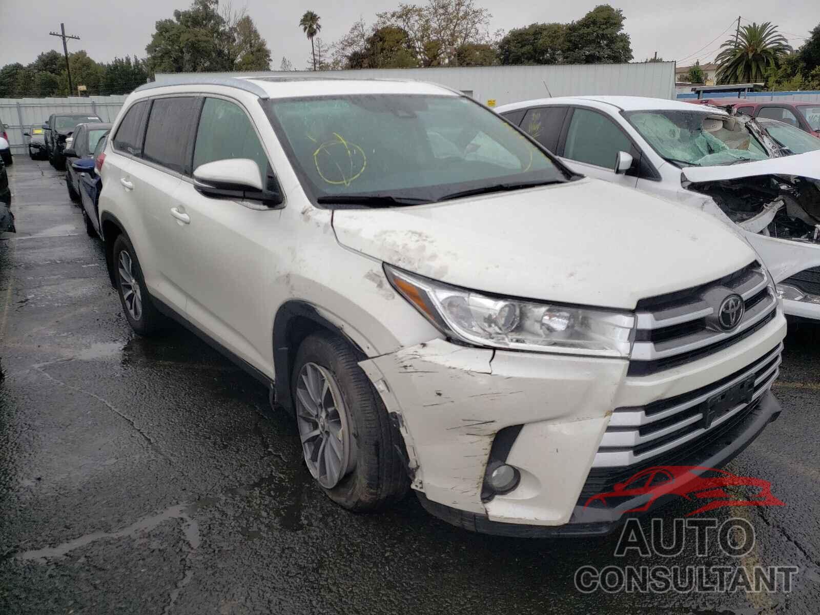 TOYOTA HIGHLANDER 2019 - 5TDJZRFH2KS596482